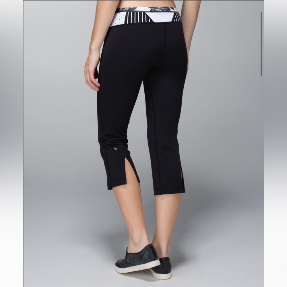 Lululemon Gather & Grow Crop Full-On Luon in Black/Quilt - Size 8